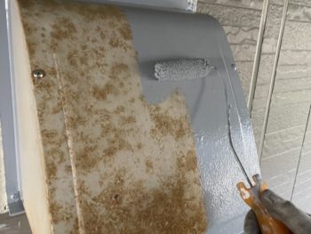 横浜市栄区M様邸換気フード錆止め塗装
