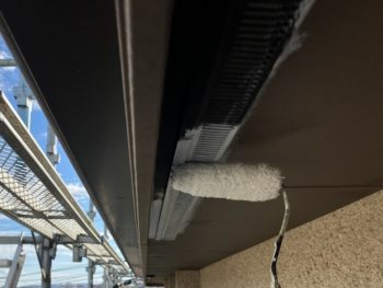 横浜市港南区O様邸軒天換気口錆止め塗装