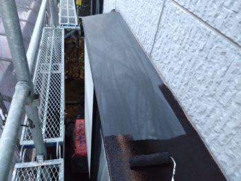横浜市金沢区Y様邸出窓天端錆止め塗装