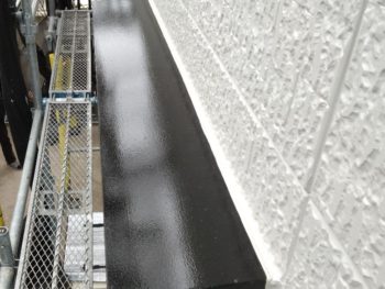 横浜市金沢区Y様邸シャッターボックス塗装施工後画像