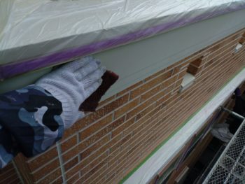 横浜市金沢区N様邸幕板塗装前ケレン作業