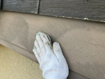 横浜市港南区O様邸破風塗装前ケレン作業