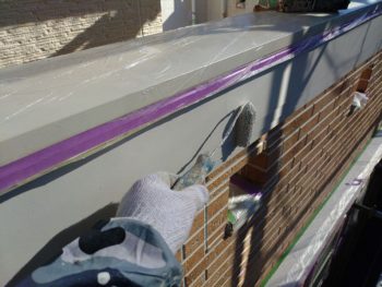 横浜市金沢区N様邸幕板塗装上塗り2回目