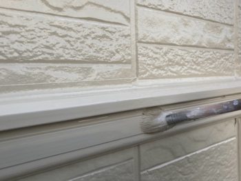 横浜市栄区M様邸化粧モール塗装上塗り2回目