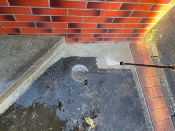 横浜市栄区M算定パーフェクトトップ外壁塗装前土間高圧洗浄作業