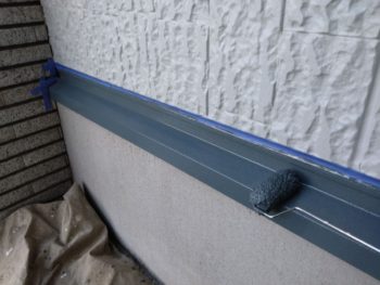 横浜市金沢区Y様邸水切り塗装上塗り2回目