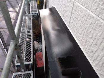 横浜市金沢区Y様邸出窓天端塗装施工後画像