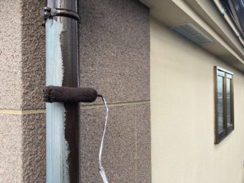 横浜市保土ヶ谷区M様邸雨樋塗装工程画像