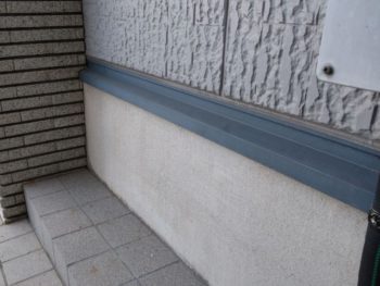 横浜市金沢区Y様邸水切り塗装施工前画像