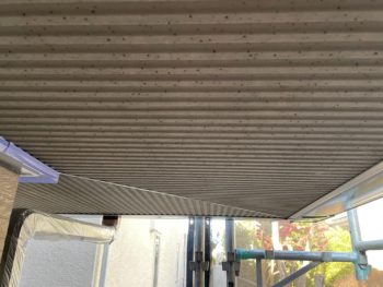 横浜市栄区M様邸軒天塗装施工前画像