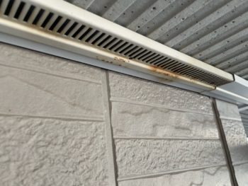 横浜市栄区M様邸軒天換気口塗装施工前画像