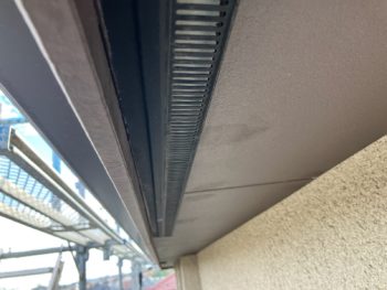 横浜市港南区O様邸軒天換気口塗装施工前画像