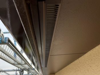横浜市港南区O様邸軒天換気口塗装施工後画像