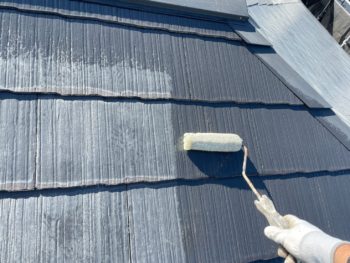 横浜市栄区M様邸サーモアイSi屋根塗装下塗り1回目