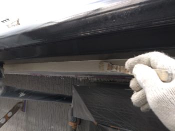 横浜市金沢区Y様邸破風塗装上塗り2回目