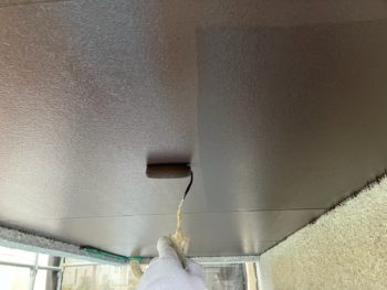 横浜市港南区O様邸軒天塗装上塗り2回目