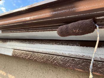 横浜市港南区O様邸軒樋塗上塗り1回目