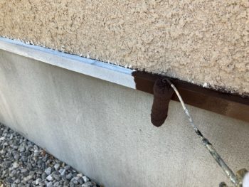 横浜市港南区O様邸水切り塗装上塗り1回目