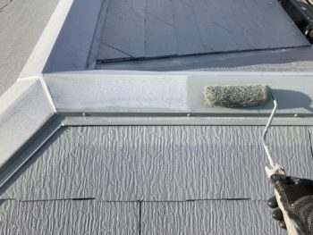 横浜市栄区K様邸棟板金塗装上塗り1回目