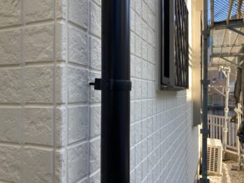 横浜市栄区K様邸竪樋塗装施工後画像