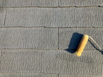 横浜市戸塚区H様邸ファインパーフェクトセラミックベスト屋根塗装下塗り2回目