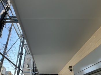 横浜市戸塚区H様邸軒天塗装施工後画像