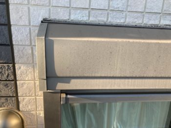 横浜市栄区K様邸シャッターボックス塗装施工前画像