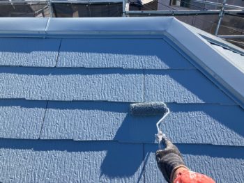 横浜市栄区K様邸スーパーシャネツサーモF屋根塗装上塗り2回目