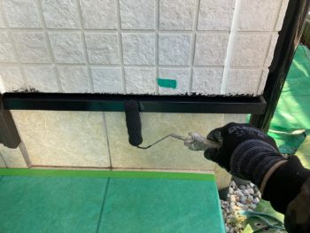 横浜市栄区K様邸水切り塗装上塗り1回目