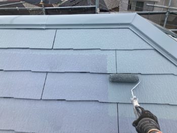 横浜市栄区K様邸スーパーシャネツサーモF屋根塗装上塗り1回目