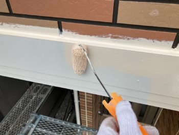 横浜市旭区H様邸幕板塗装上塗り1回目