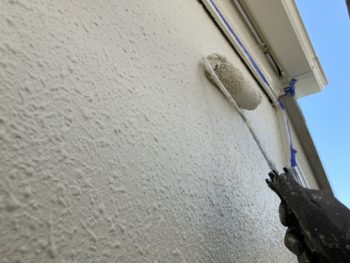 横浜市鶴見区U様邸パーフェクトトップ外壁塗装上塗り2回目