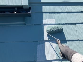 横浜市鶴見区U様邸サーモアイ4F屋根塗装上塗り1回目