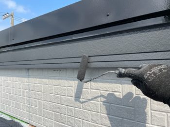 横浜市保土ヶ谷区H様邸破風塗装上塗り2回目