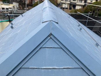 横浜市鶴見区U様邸棟板金塗装施工前画像