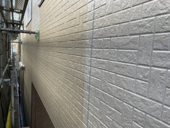 横浜市保土ヶ谷区H様邸パーフェクトトップ外壁塗装下塗り