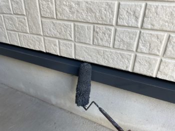 横浜市保土ヶ谷区H様邸水切り塗装上塗り1回目