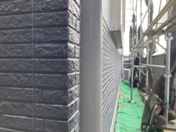 鎌倉市Y様邸竪樋塗装施工後画像