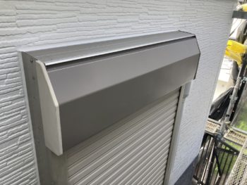 鎌倉市Y様邸シャッターボックス塗装施工後画像