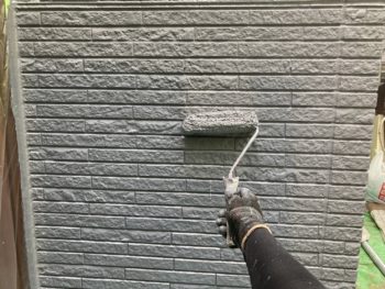 鎌倉市Y様邸パーフェクトセラミックトップG外壁塗装上塗り2回目