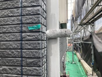 鎌倉市Y様邸竪樋塗装上塗り1回目