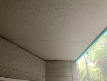 鎌倉市Y様邸軒天塗装施工前画像