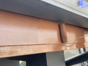 横浜市栄区I様邸破風塗装上塗り2回目