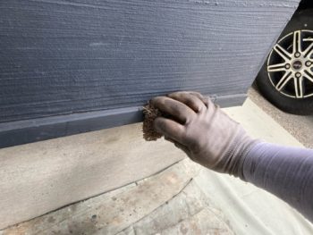 横浜市栄区I様邸水切り塗装前ケレン作業