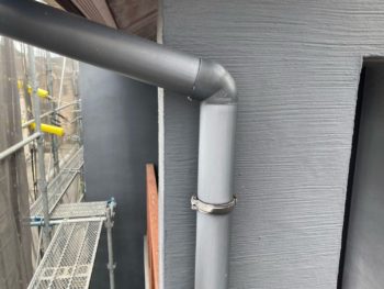 横浜市栄区I様邸竪樋塗装施工前画像