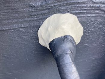 横浜市栄区I様邸エアコンパテ交換作業