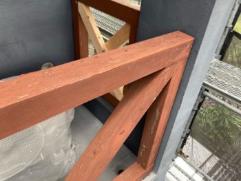 横浜市栄区I様邸手摺塗装施工前画像