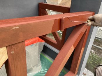 横浜市栄区I様邸手摺塗装下塗り