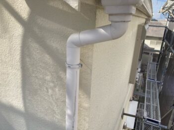 横浜市戸塚区I様邸竪樋塗装施工前画像