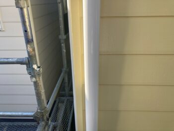 横浜市港南区A様邸竪樋塗装施工後画像